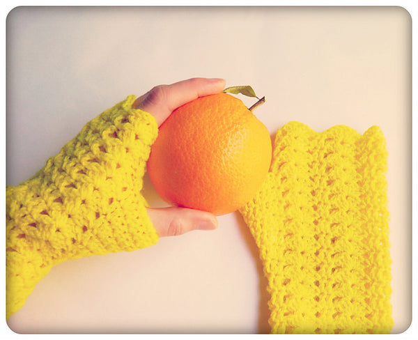 Glorieux 4ply Crochet Mitts (e-pattern)